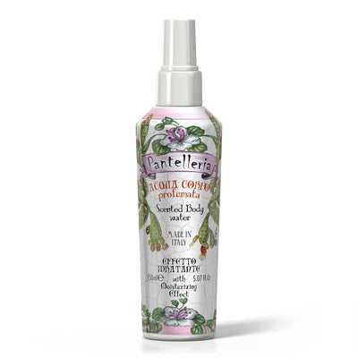 <b>Agua corporal perfumada de 150 mL</b></br>Efecto hidratante</br><i>Línea Pantelleria</i>