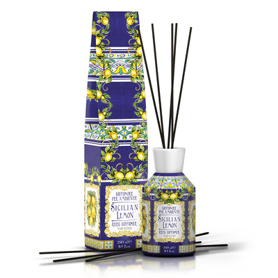 <p><b>Room diffuser with sticks 250mL</b><br />
<i>Sicilian lemon range</i></p>